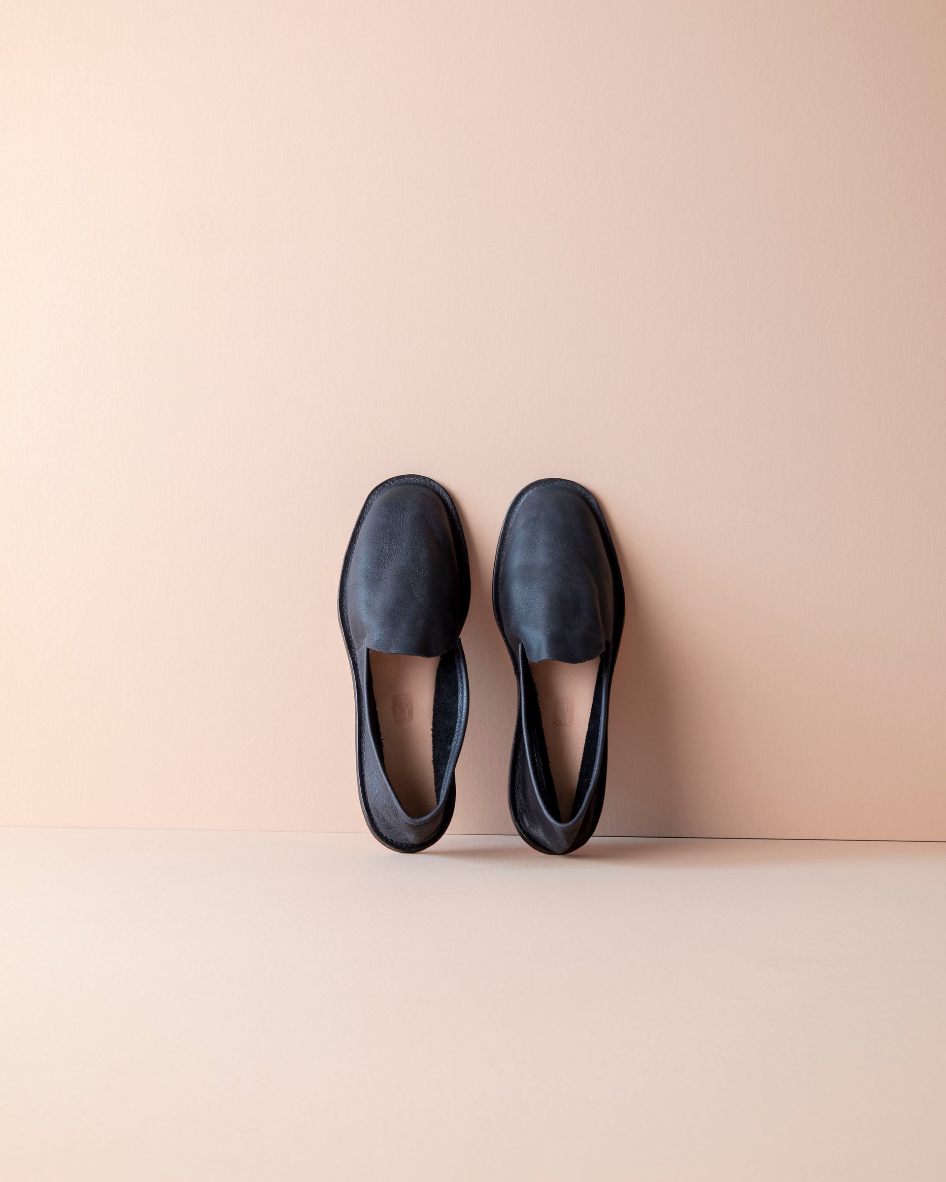 Leather House Shoes Women's Size 08 Black